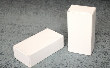 White Apparel Boxes with Lid for Premium Packaging