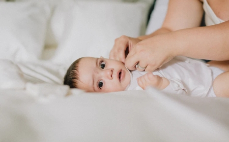 Baby Safety Products – Bed Rails, Safety Locks & Protectors