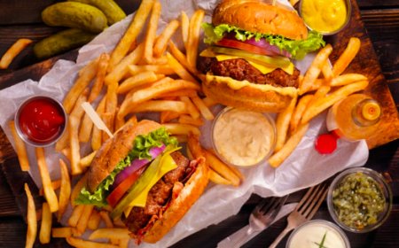 What Ingredients Make the Best Burgers in Lahore Stand Out