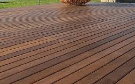 What Type of Landscaping Enhances Mall Entrances?