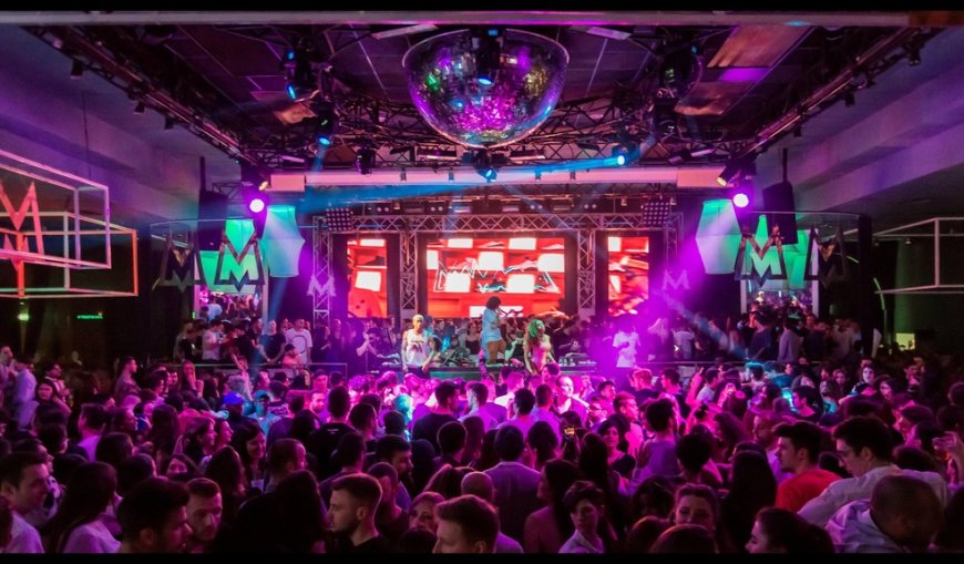 7 Cheap Bars in Jaipur Locals Swear By – But Should You Trust the Hype?